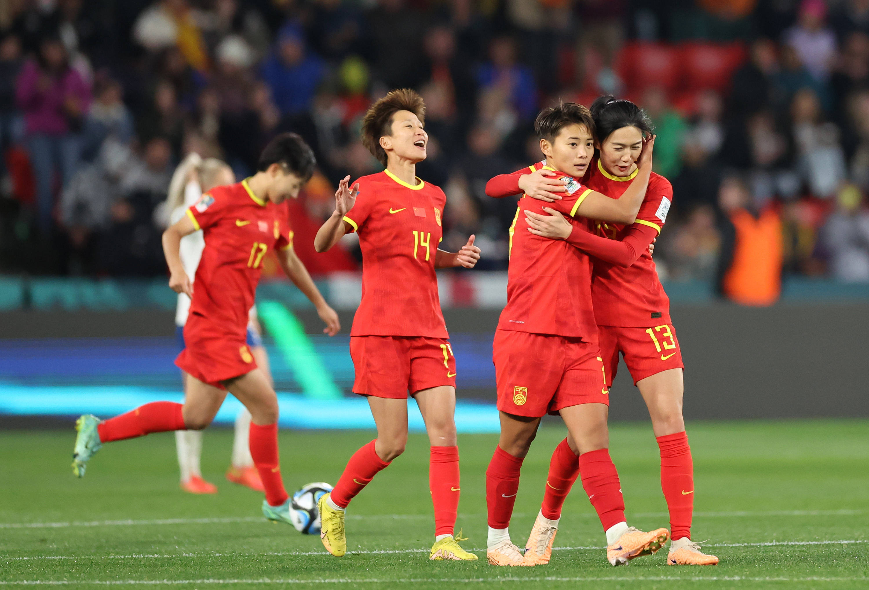 女足比拼中，中国队实力横扫对手